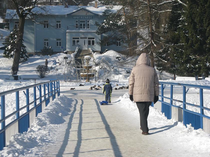 IMG_3415.JPG - Z dziadkiem idą w kierunku Opatrzności