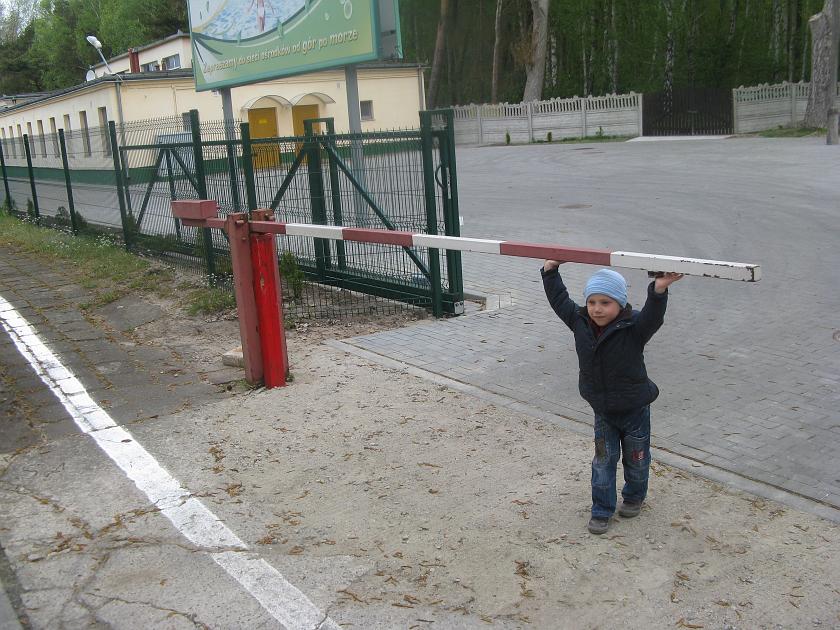 IMG_3642.JPG - Nie ma takiego szlabanu, którego nie dałoby się podnieść