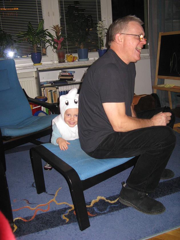 IMG_2001.JPG - Straszy zza dziadka