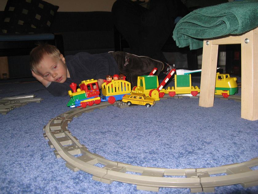 IMG_2147.JPG - Tak najlepiej ogl�da� kolejk�