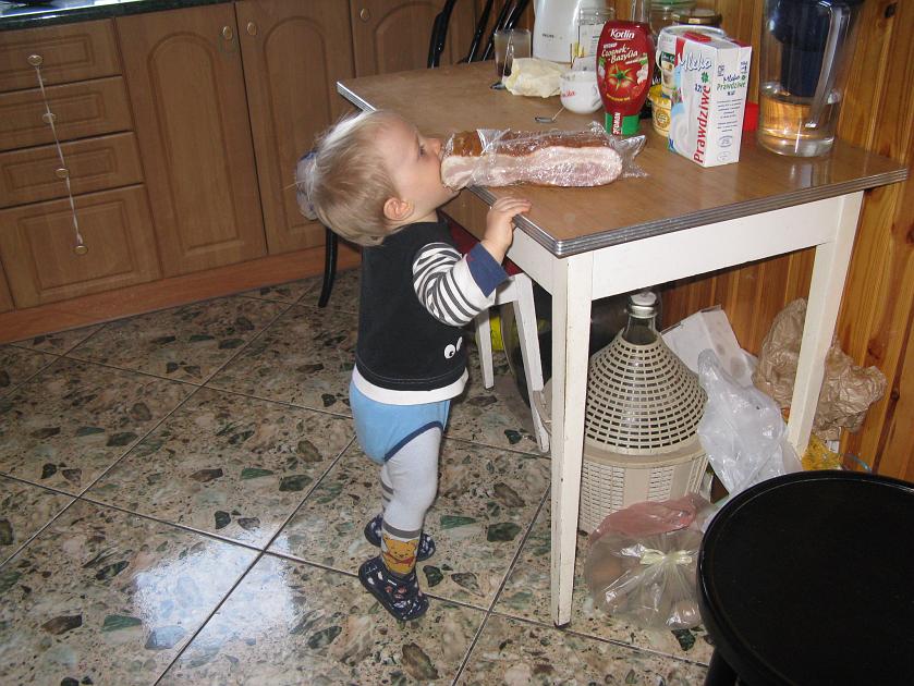 IMG_8358.JPG - Pod�eram babci boczek!