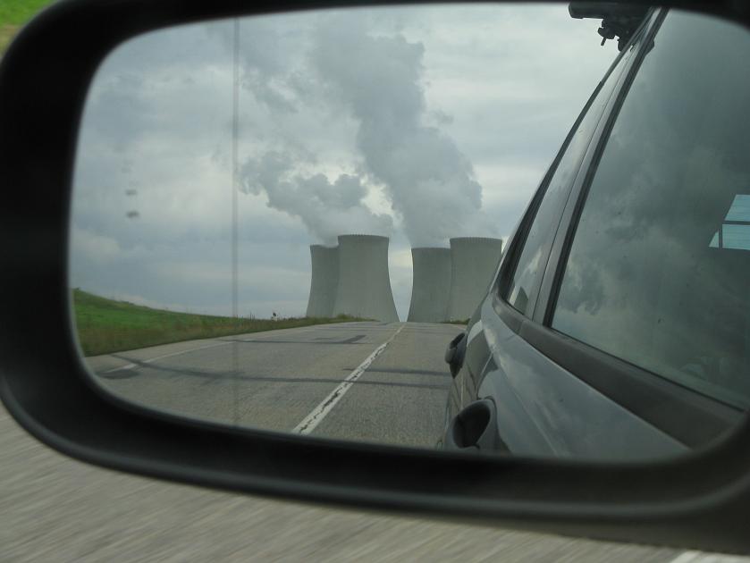 IMG_1099.JPG - Straszy w lusterku nawet par� kilometr�w dalej