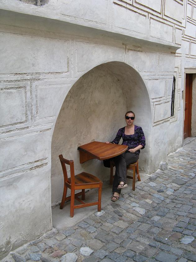 IMG_1291.JPG - Knajpka Laibon "ta jemna cajovna" -> ma fajne stoliki na ulicy Parkan