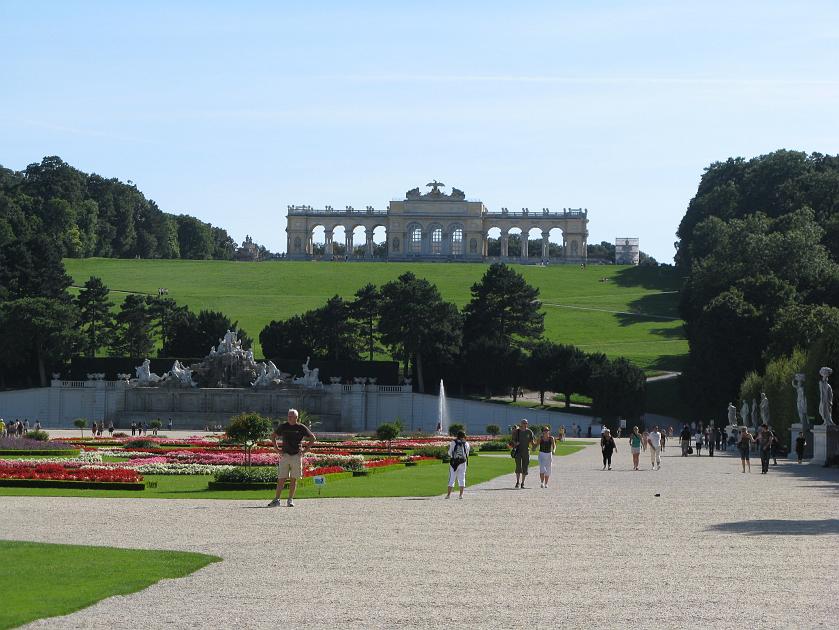 IMG_1407.JPG - Schonbrunn, w tle Cafe Glorietta