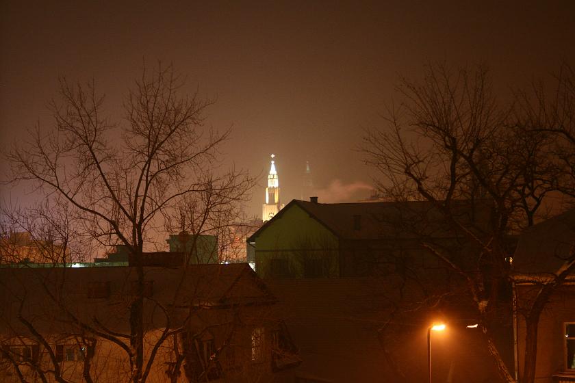 IMG_5365.JPG - I wciąż góruje kościół z pl. Szembeka