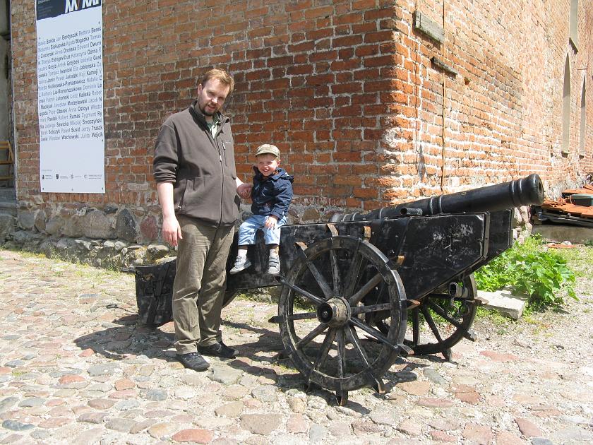 IMG_4337.JPG - Wojtek na armacie w Reszlu