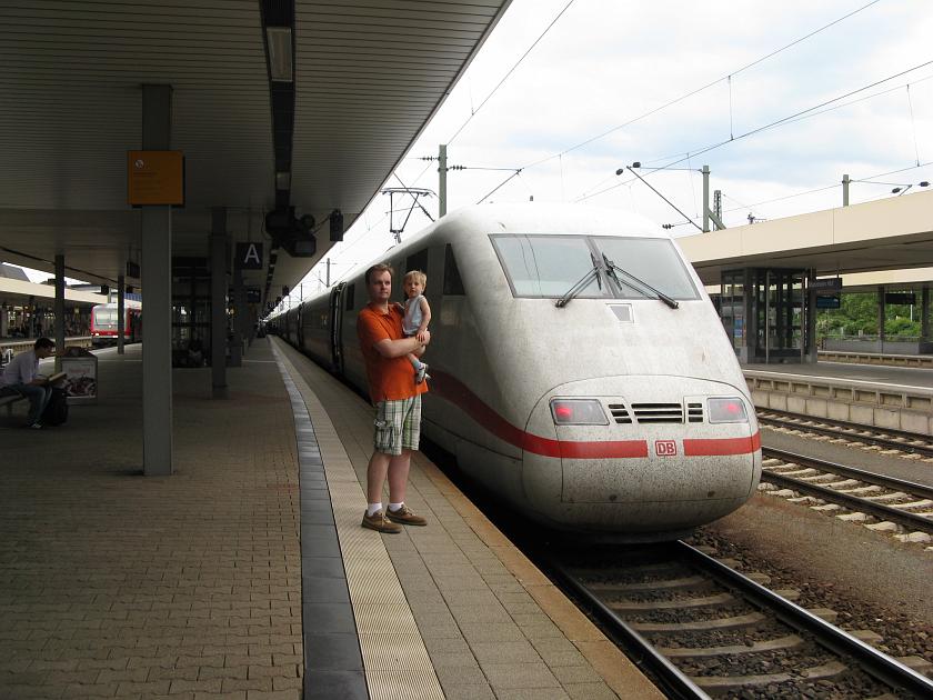 IMG_4770.JPG - A tutaj też ICE. Nie dość, że spóźniony, to brudny :-)