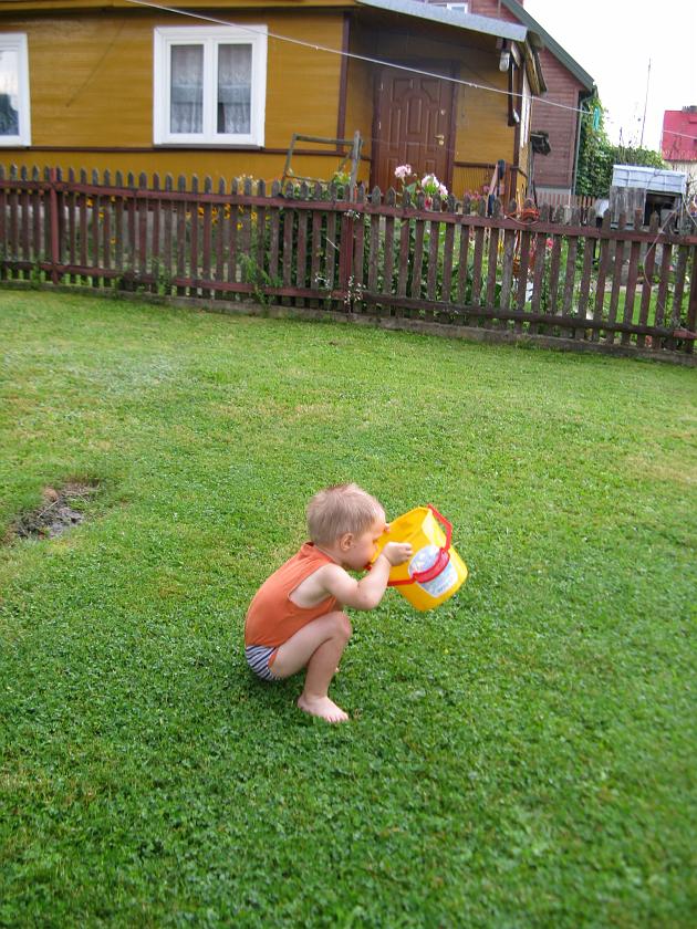 IMG_7581.JPG - . . . i pijemy prosto z wiadra!