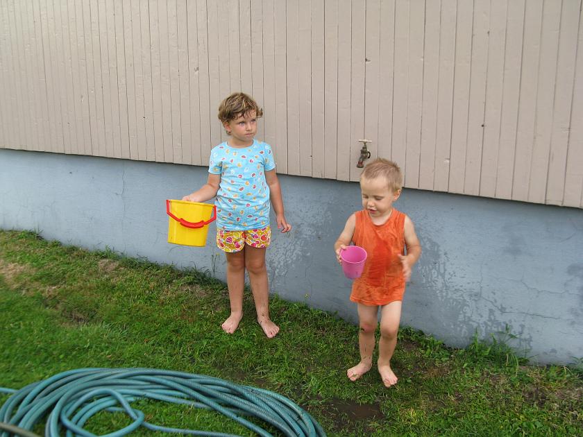 IMG_7586.JPG - Dzieciaki przy wodopoju