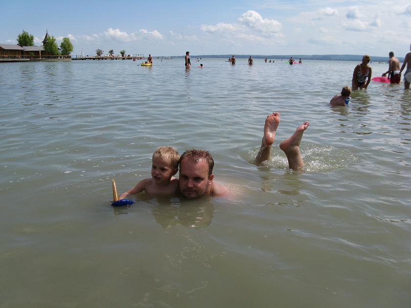 IMG_8530.JPG - Pławimy się z tatusiem