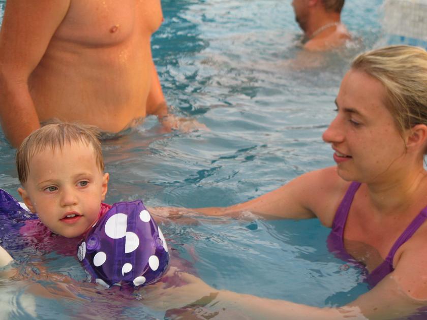 IMG_8867.JPG - A tu z mamą w basenie