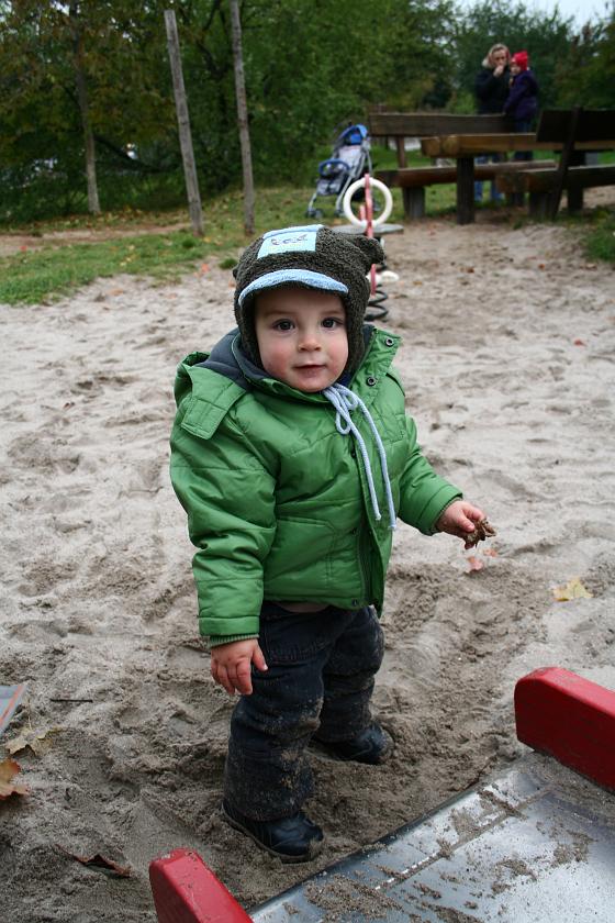 IMG_3956.JPG - Arturek na placu zabaw