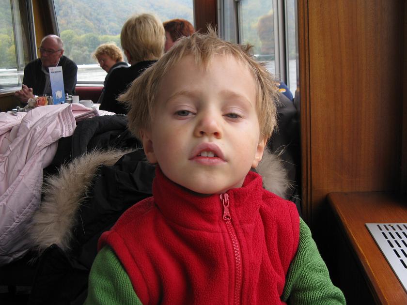 IMG_9869.JPG - Lekko zawiany Wojtek na statku - służbowo!