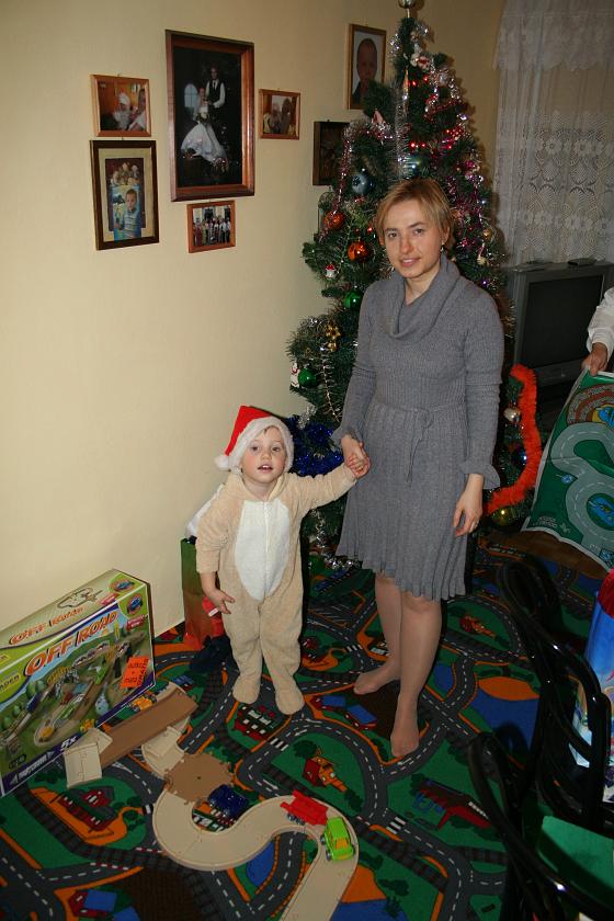 IMG_5537.JPG - Mama z pomocnikiem św. Mikołaja