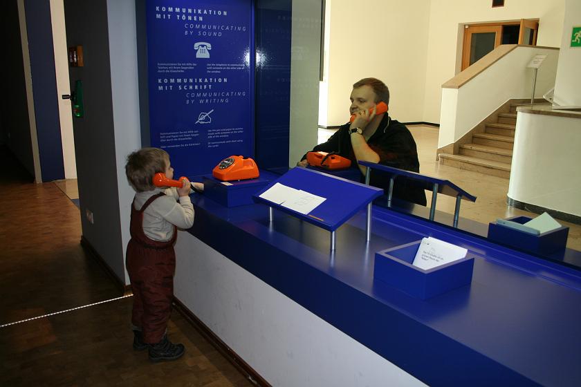 IMG_7730.JPG - Rozmowa z tatą w Muzeum Komunikacji