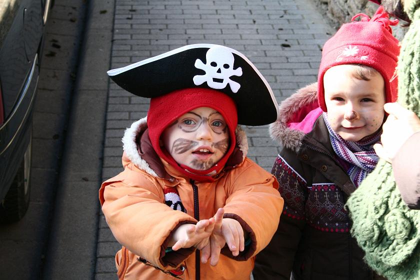 IMG_8118.JPG - Przebranie na paradę karnawałową