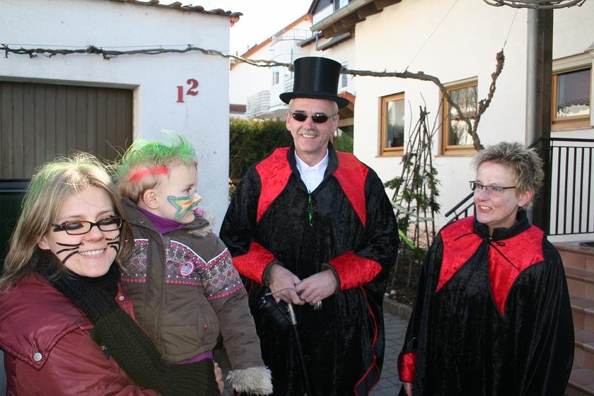 IMG_8434.JPG - Kasia, Małgosia i państwo Arnold wybierają się na paradę