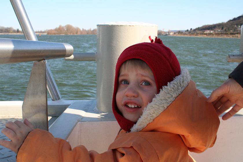 IMG_8435.JPG - Wojtek na promie z Bingen do Rüdesheim