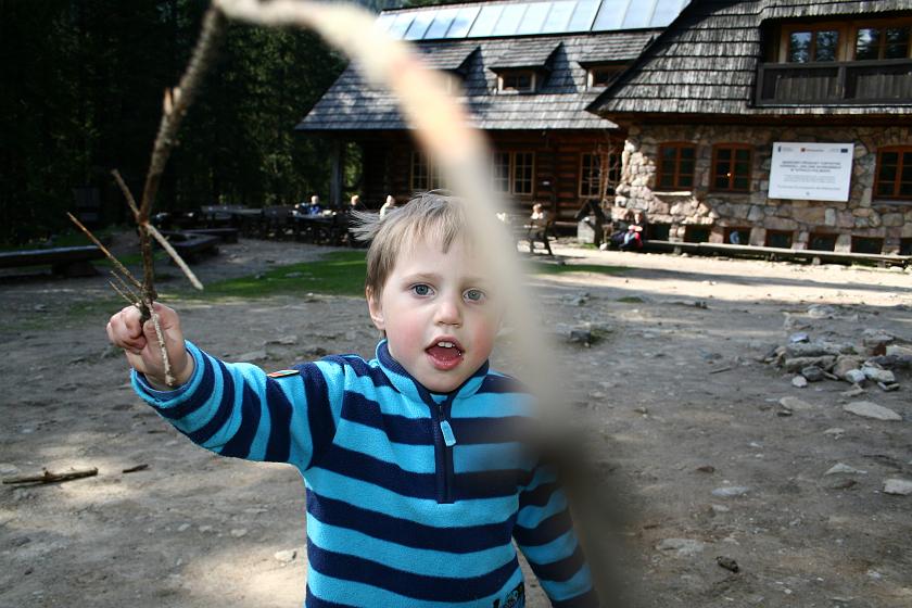 IMG_9432.JPG - Wojtek pod schroniskiem na Hali Ornak