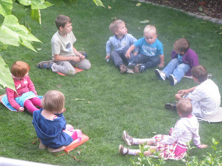 IMG_1333.JPG - Dzieci się bawią na urodzinach Małgosi