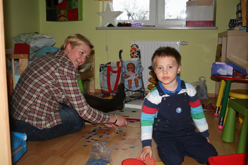 IMG_4704.JPG - Ciocia Marysia układa puzzle